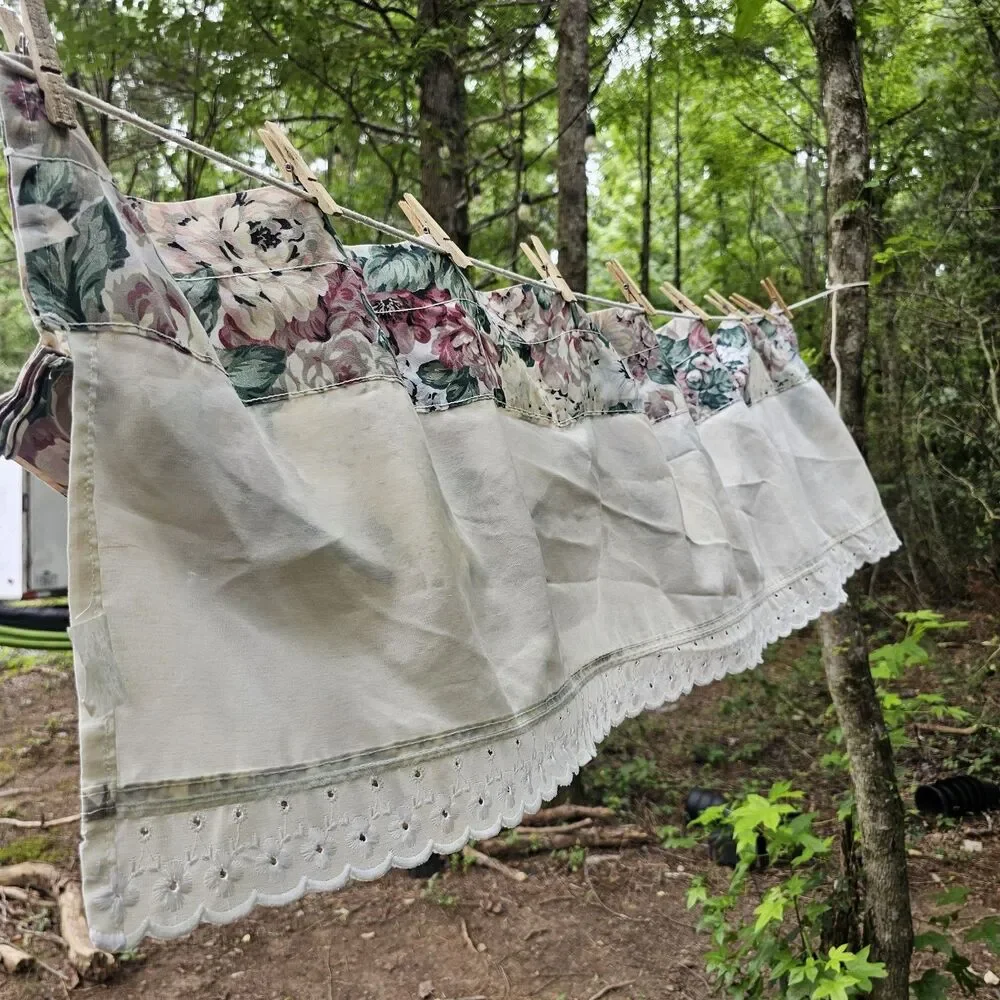 Vintage Cottagecore Pink Rose Floral Curtain Valance | Eyelet Lace | 100% Cotton